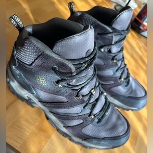 Columbia Men's Gray Hiking Boots